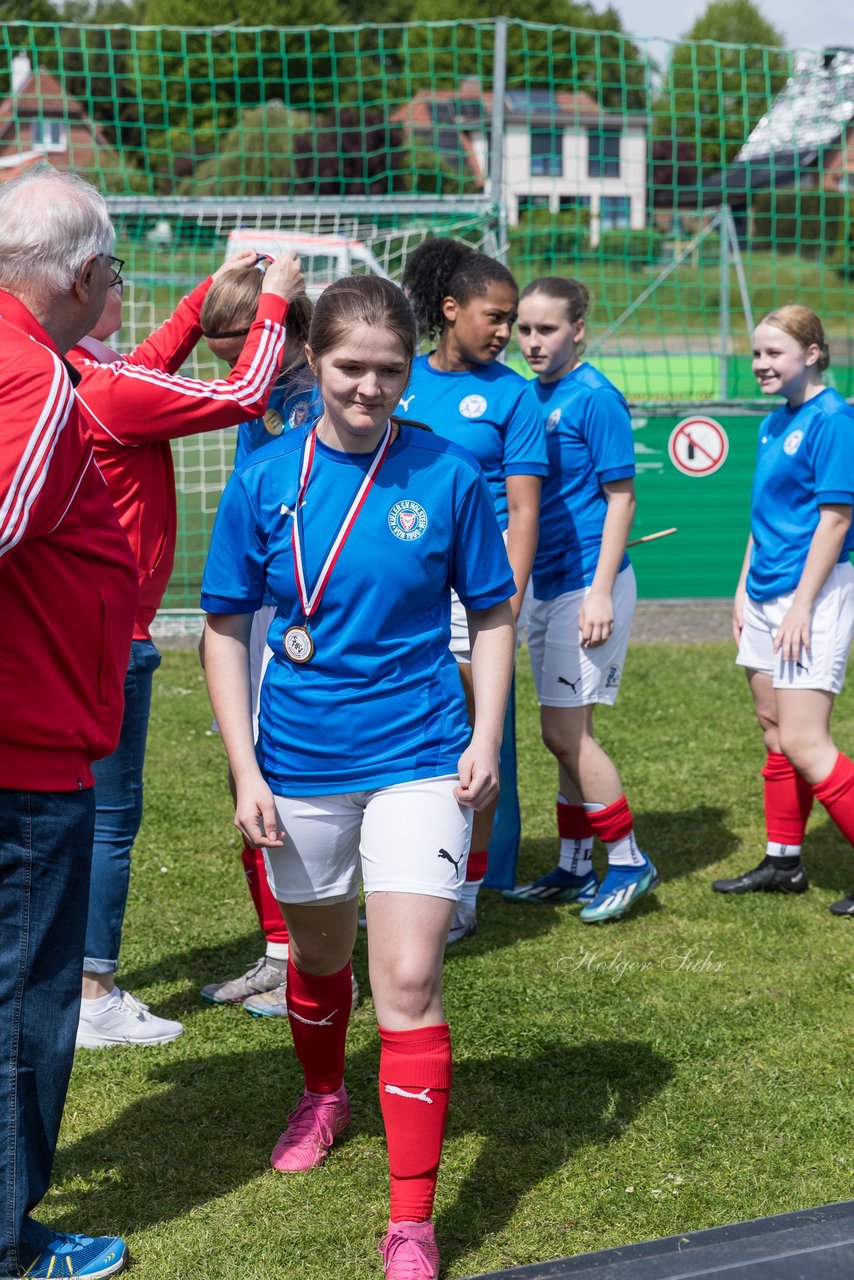 Bild 100 - wBJ SH-Pokalfinale  Holstein-Kiel - SV Viktoria : Ergebnis: 1:0